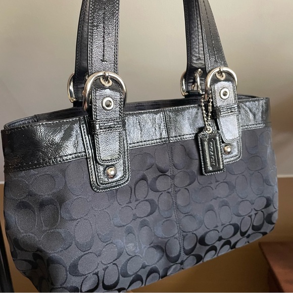 Coach Black Signature Shoulder Bag - Picture 1 of 9